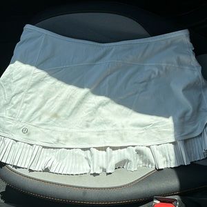 White lululemon skirt